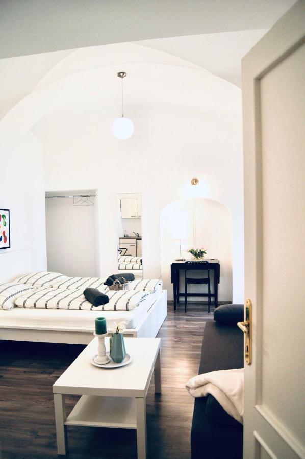 Beautiful Apartment 3 City Center Wenen Buitenkant foto