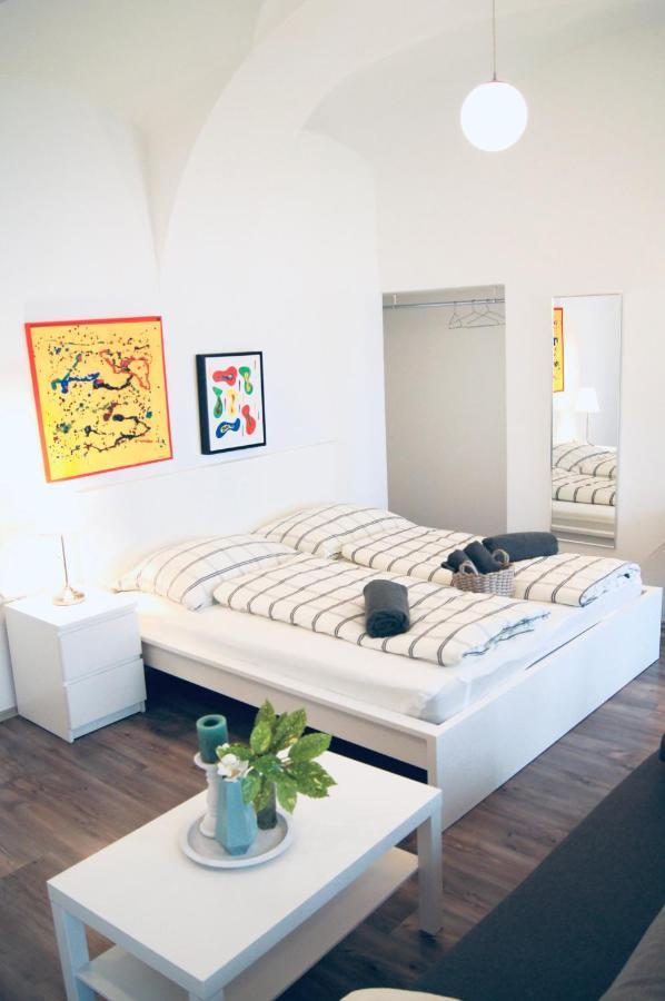 Beautiful Apartment 3 City Center Wenen Buitenkant foto